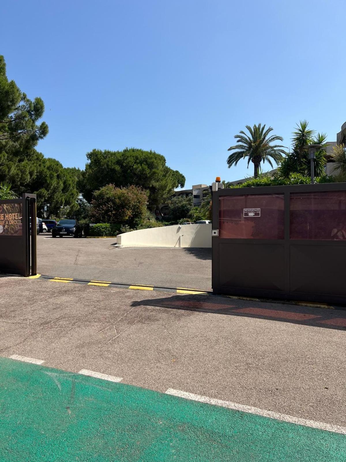 Charmant Studio Villeneuve-Loubet Exterior foto